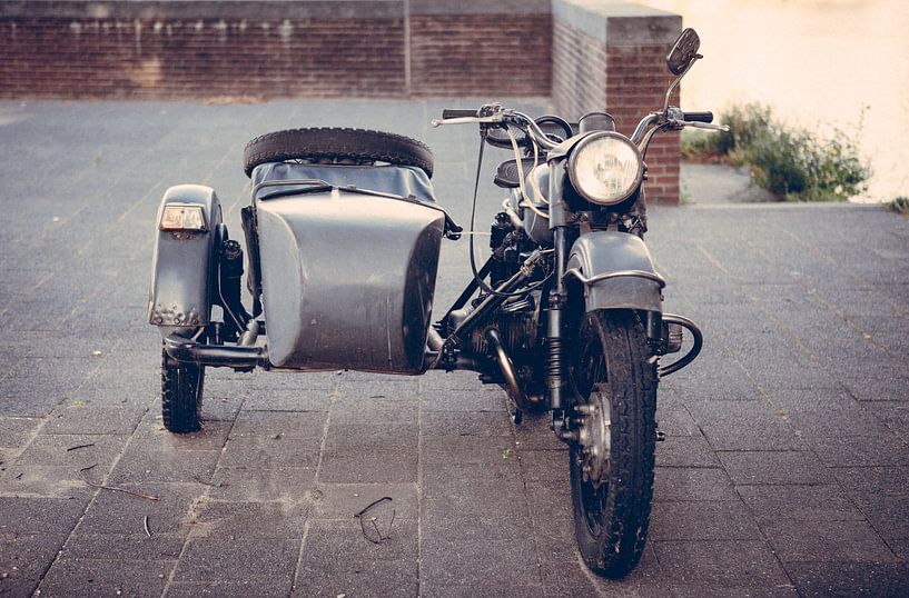 Oude zijspan motorfiets van Pieter Wolthoorn