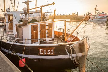 Cotre de pêche dans le port de List, Sylt sur Christian Müringer