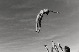 L'ours et l'acrobatie sur Hans Van Leeuwen