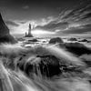 Stimmungsvolle Küstenlandschaft auf Island in schwarzweiss. von Manfred Voss, Schwarz-weiss Fotografie