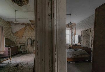 kamers in verlaten boerderij van Ivana Luijten