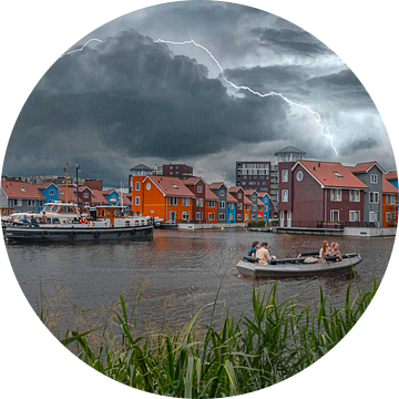 Onweer boven het Reitdiep in Groningen. van Elianne van Turennout