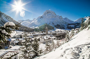 Kaiserwetter in Lech am Arlberg im Winter