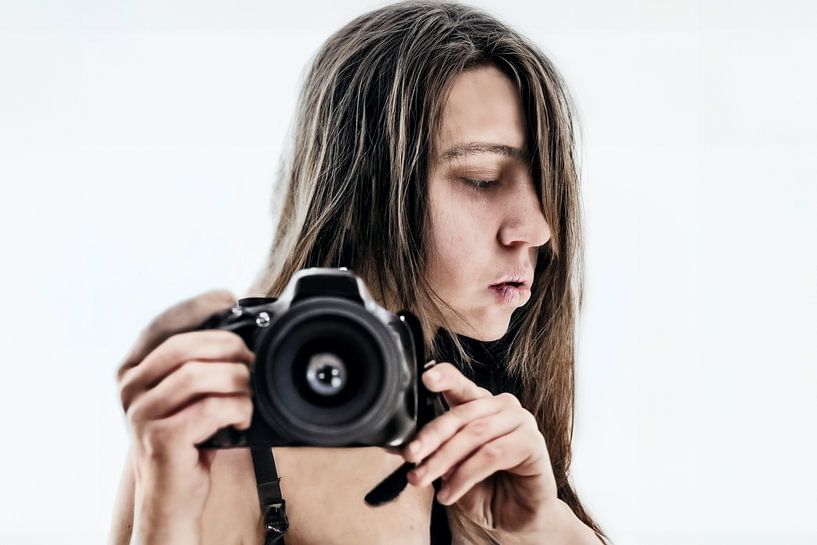 Uniek Zelfportret met Spiegelreflexcamera - Creatieve Muurdecoratie voor Fotografie Liefhebbers van Elianne van Turennout