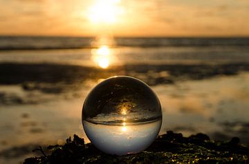 zonsondergang met lens ball von Annelies Cranendonk