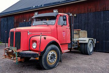 Oldtimer Scania truck in Zweden van Evert Jan Luchies