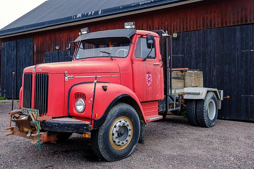 Oldtimer Scania truck in Zweden