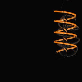 Oranje spiraal licht van Rosanne Bussing