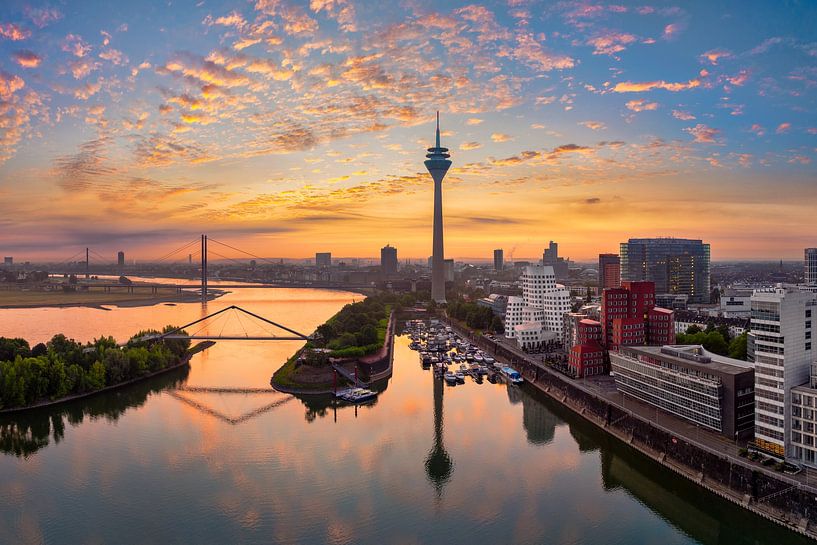 Medienhafen skyline in Düsseldorf, Germany by Michael Abid