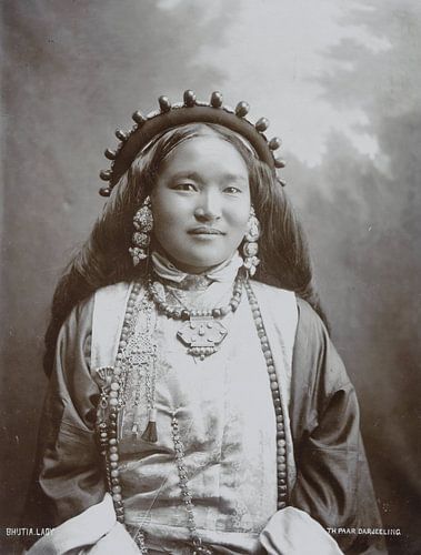Femme bhutian, Theodor Paar