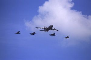 Airbus A310-304 MRTT der Luftwaffe mit 2 x Tornado, 2 x  Eurofighter sur Joachim Serger