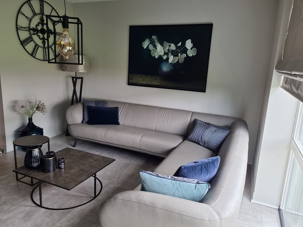 Honesty still life, petroleum blue  by Joske Kempink 