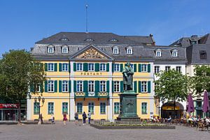 Beethoven-Denkmal und Hauptpostamt, Ehemaliges Fürstenbergisches Palais am Münsterplatz, Bonn, Nordr