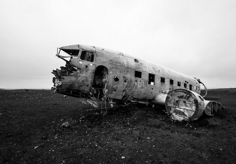 Plane wreck by Thijs Schouten