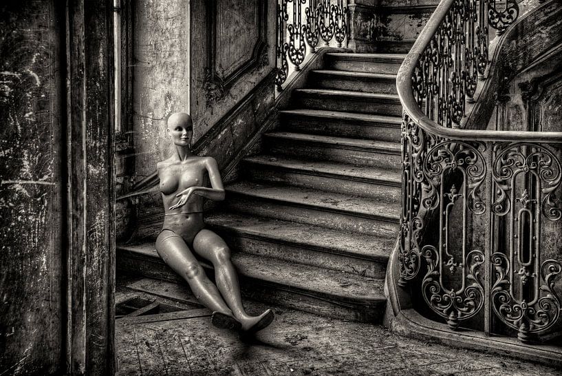 Etalage pop in trappenhuis by Roel Boom