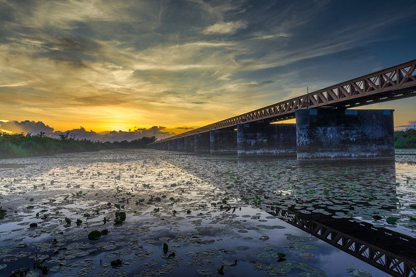 Moerputtenbrug bridge at sunset by Dennis Donders