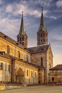 De historische Dom van Bamberg bij zonsondergang
