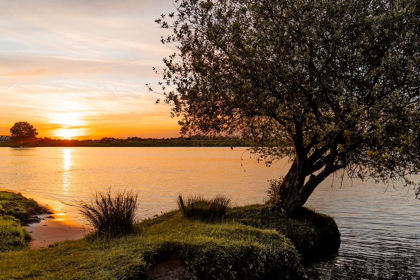 Sunset Maasboulevard, Den Bosch by Emma Buisman