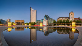 De Augustusplatz in Leipzig, Duitsland, ’s nachts