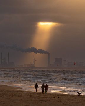 Sunbeam over Hoek van Holland by Julien Beyrath