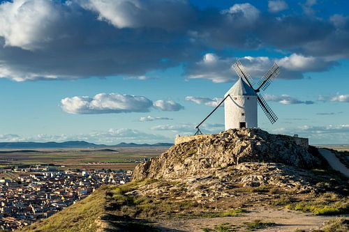 Historische Windmühle von Don Quijote, in La Mancha (Spanien).
