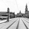 Vanaf de augustusbrug in Dresden blik op Hofkerk en oude centrum van Eric van Nieuwland