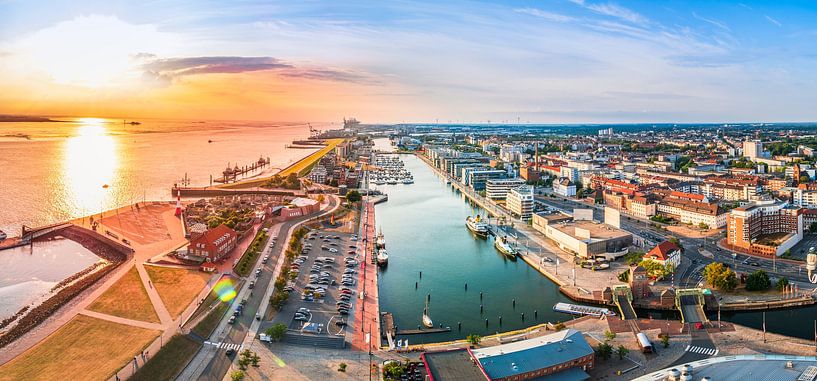Bremerhaven met zonsondergang van Mustafa Kurnaz