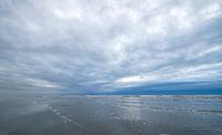 beweging in de wolken op het strand van Karijn | Fine art Natuur en Reis Fotografie thumbnail