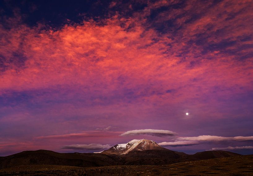 Lune montante au-dessus de l'Altiplano au Chili par Chris Stenger
