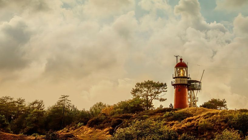 Leuchtturm De Vuurduin auf Vlieland mit Licht und warmen Farben von R Smallenbroek