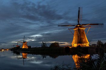 La digue des enfants illuminée le soir