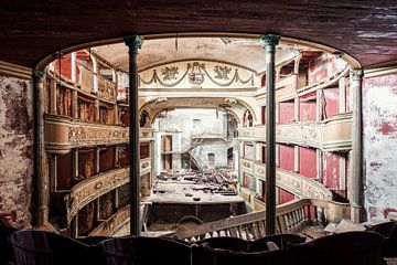 Abandoned red theatre by Times of Impermanence