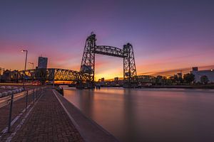 Le pont de Hef au coucher du soleil, Rotterdam sur Gea Gaetani d'Aragona