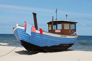 Fischerboot am Strand  in  Bansin, Bansin, Insel Usedom, Mecklenburg-Vorpommern, Deutschland, Europa