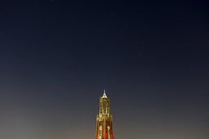 Domturm in Utrecht mit Sternenhimmel von Donker Utrecht