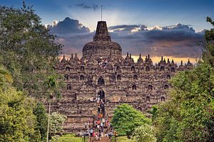Borobudur bij zonsondergang