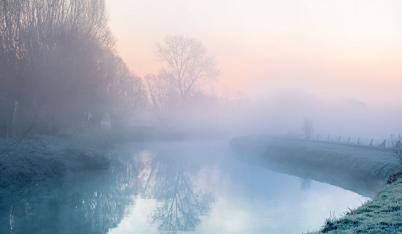 On the Dender early in the morning by Marcel Derweduwen