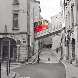 Mooie straat in het oude Lyon van Carolina Reina