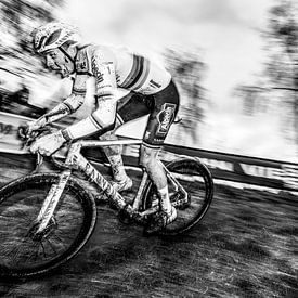 Vestingcross Hulst Mathieu van der Poel sur Herbert Huizer