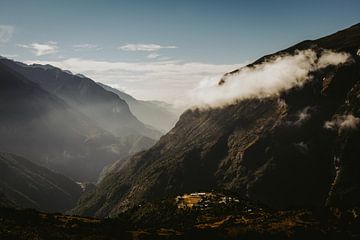 Omringd door Nepalese bergen