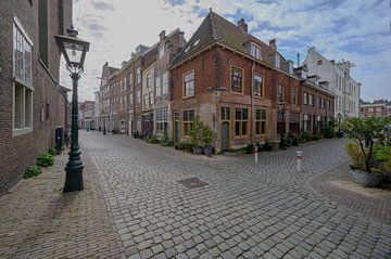 Nieuwstraat en Beschuitsteeg in Leiden van Peter Bartelings