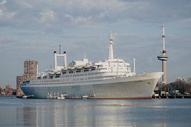 Paquebot classique SS Rotterdam dans le port de Rotterdam sur Sjoerd van der Wal Photographie