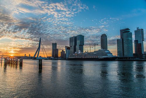 Beautiful sunrise at the skyline of Rotterdam