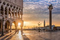 Sonnenaufgang auf dem San Marco Platz in Venedig