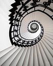 Classic Spiral Staircase van Mariëlle Knops, Architectuur fotografie thumbnail