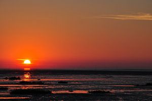 Zonsondergang aan zee van Lex Schulte