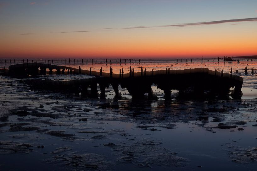 Sonnenaufgang am Wattenmeer in den Niederlanden von Gert Hilbink