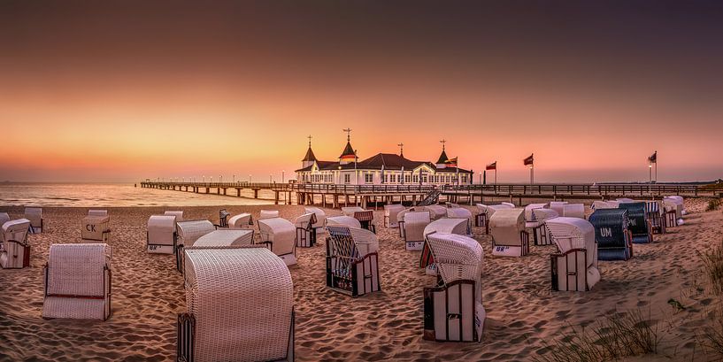 Strand und Seebrücke von Ahlbeck im Morgenlicht. von Voss Fine Art Fotografie