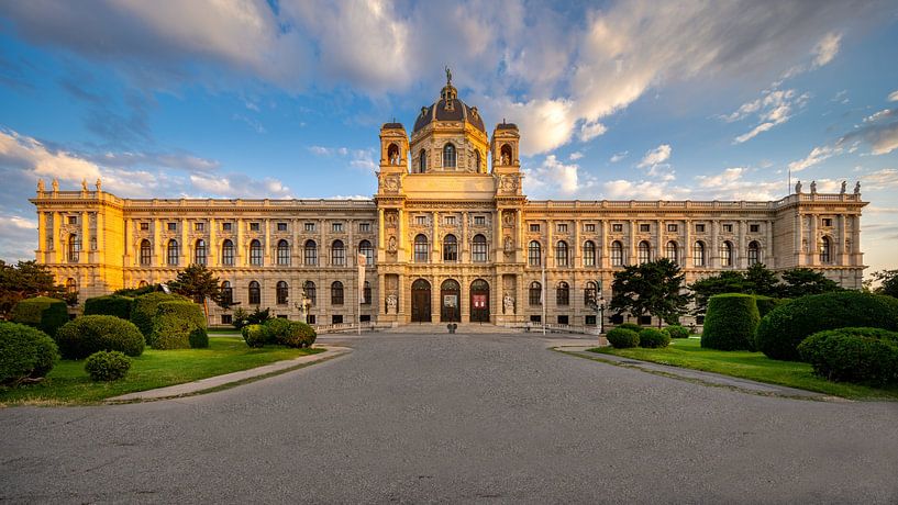 Natural History Museum in Wien at sunrise by Rene Siebring