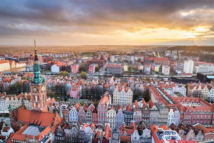 Uitzicht op Gdansk (zonsondergang) van Frenk Volt